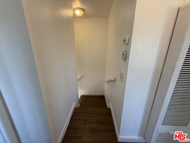 Building Photo - 1505 S Dunsmuir Ave