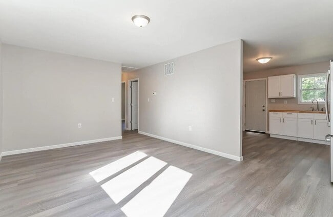 Building Photo - 3245 Ardmore Trail
