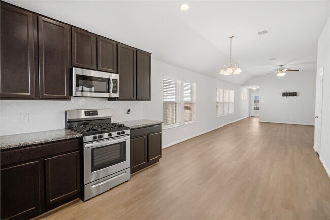 Building Photo - 40330 Bay Warbler Wy