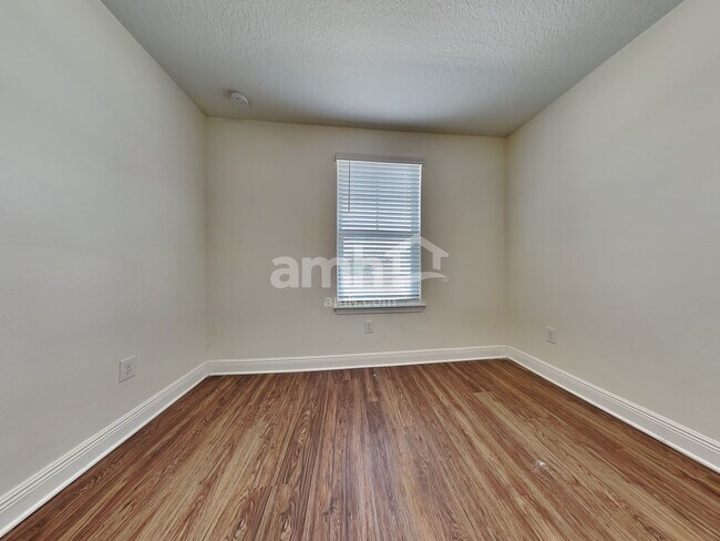 Building Photo - 20324 Calla Lily Dr