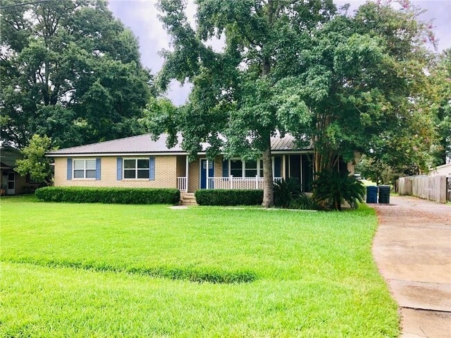 Building Photo - 107 S Lake Dr