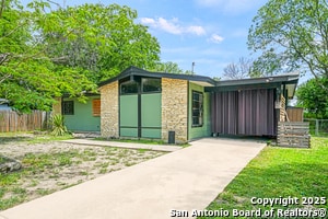 Building Photo - 5030 Vlg Crst Dr