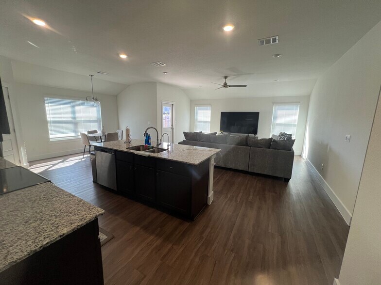 Building Photo - 258 Fawn Ridge Dr