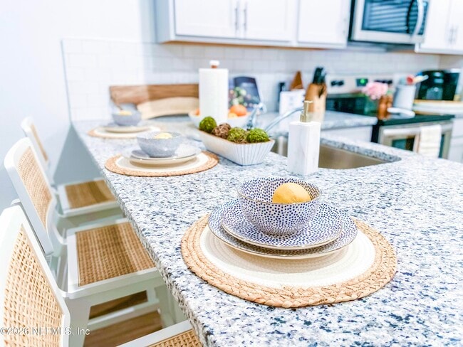 Building Photo - 113 Palma Dr