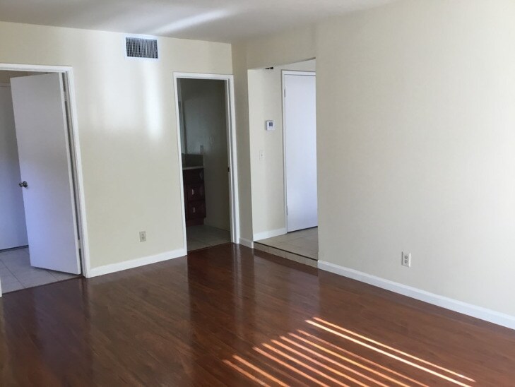 Building Photo - 20234 Blythe St