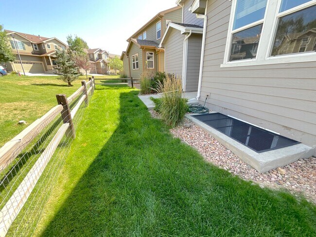 Building Photo - 4 Bedroom Home Available Near Voyager Pkwy...