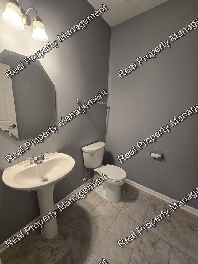 Building Photo - Four Bedroom Crown Point Beauty