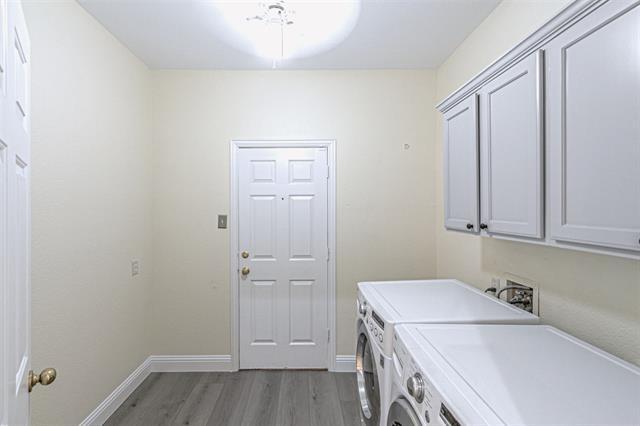 Building Photo - 10601 Robincreek Ln