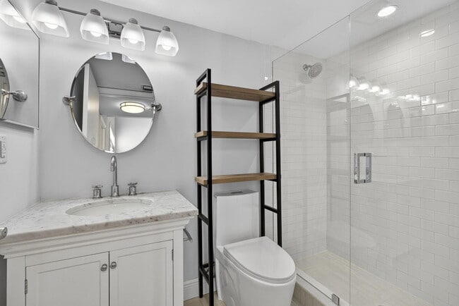 Building Photo - 259 Old Meadow Way