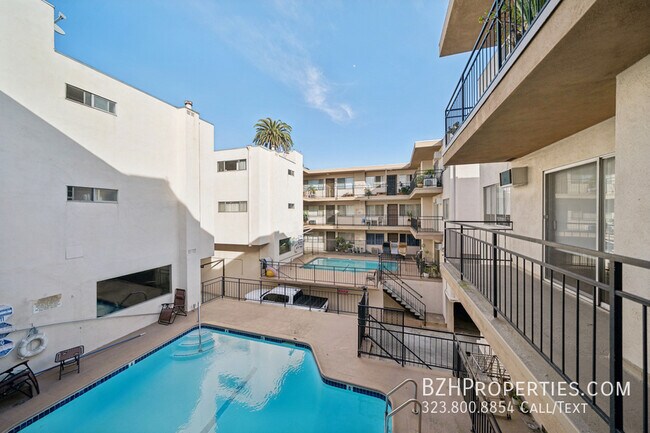 Building Photo - 7540 Hampton Ave