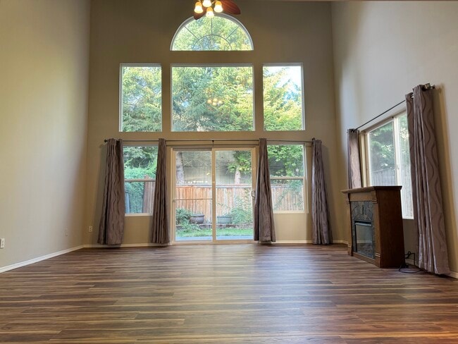 Building Photo - 5603 136th St SE