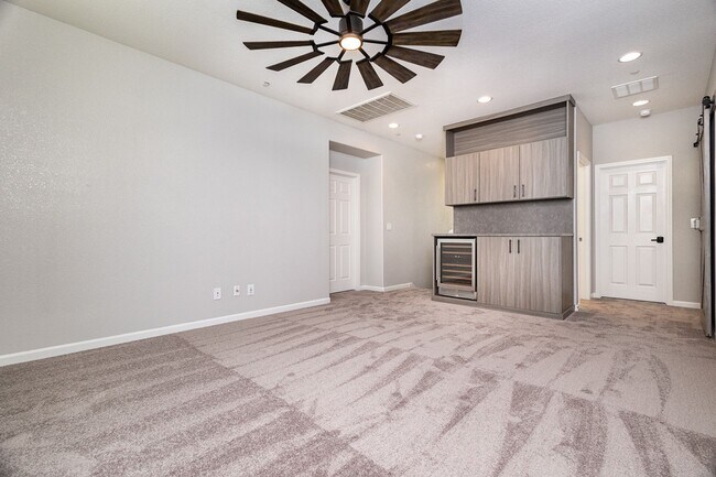 Building Photo - 9733 Tribeca Dr