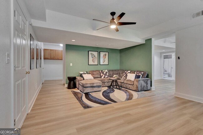 Building Photo - 311 Hambrick Park