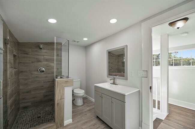 Building Photo - 17507 Wild Oak Dr