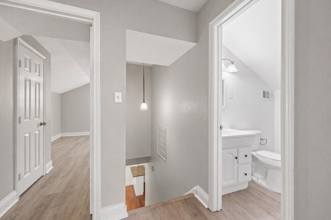 Building Photo - 3823 Florinda St