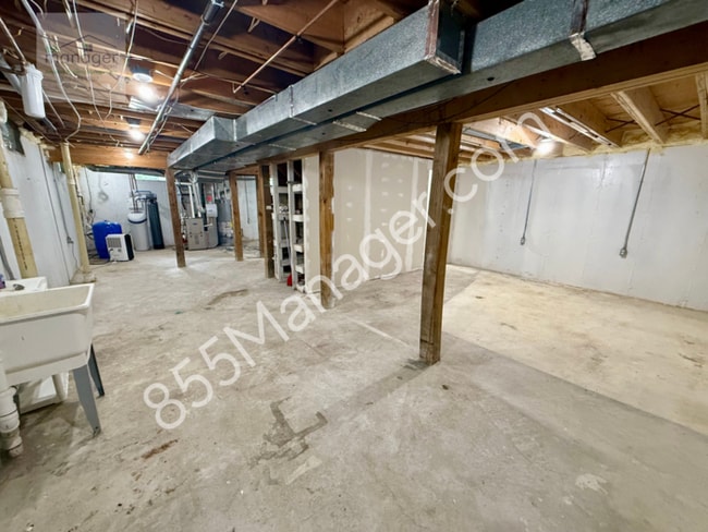 Building Photo - Union Lake Retreat – Updated 4-Bed Colonia...