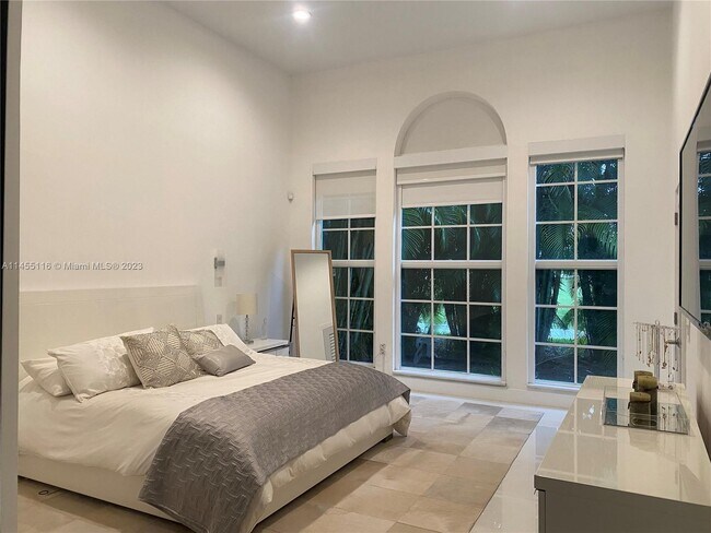Building Photo - 4640 NW 93rd Doral Ct