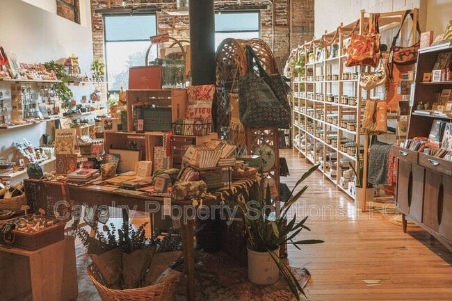 Building Photo - 1831 W Michigan St