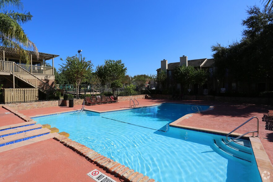 Ashford Court Apartments Houston, TX Apartment Finder