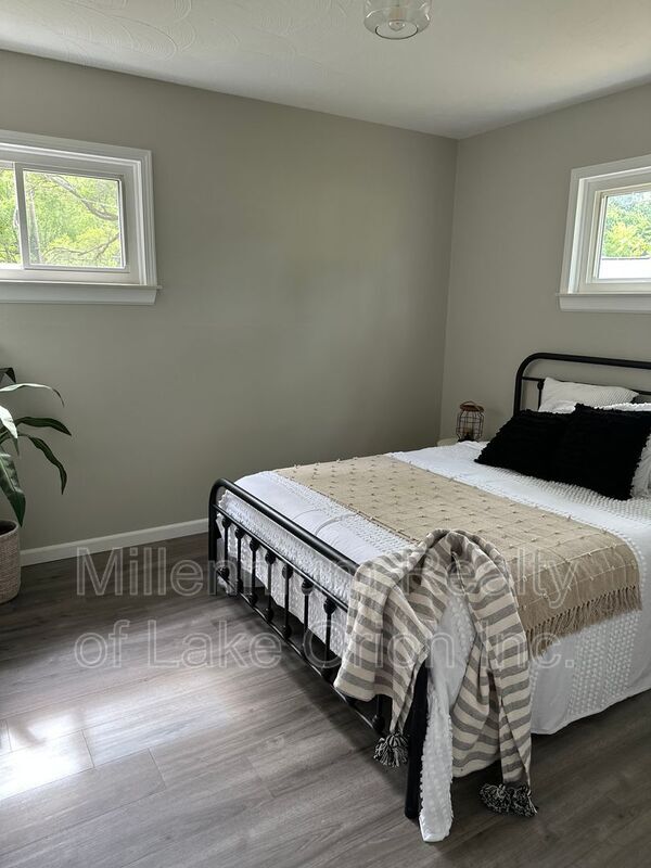 Building Photo - 4811 Summerhill Dr
