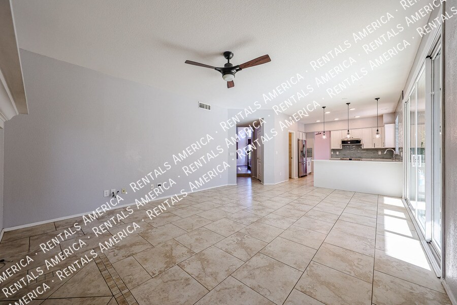 Building Photo - 15039 N 54th Pl