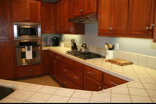 Building Photo - Beautiful 4 Bedroom 3 Bathroom House Atascadero