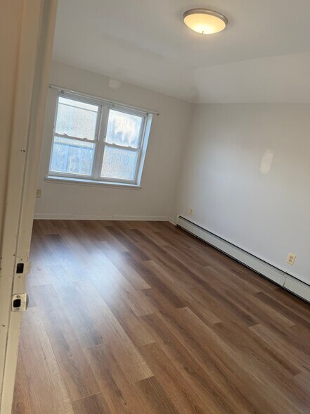 Building Photo - 463 Beach 68th St
