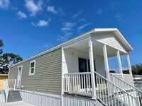 Building Photo - 1701 Post Rd