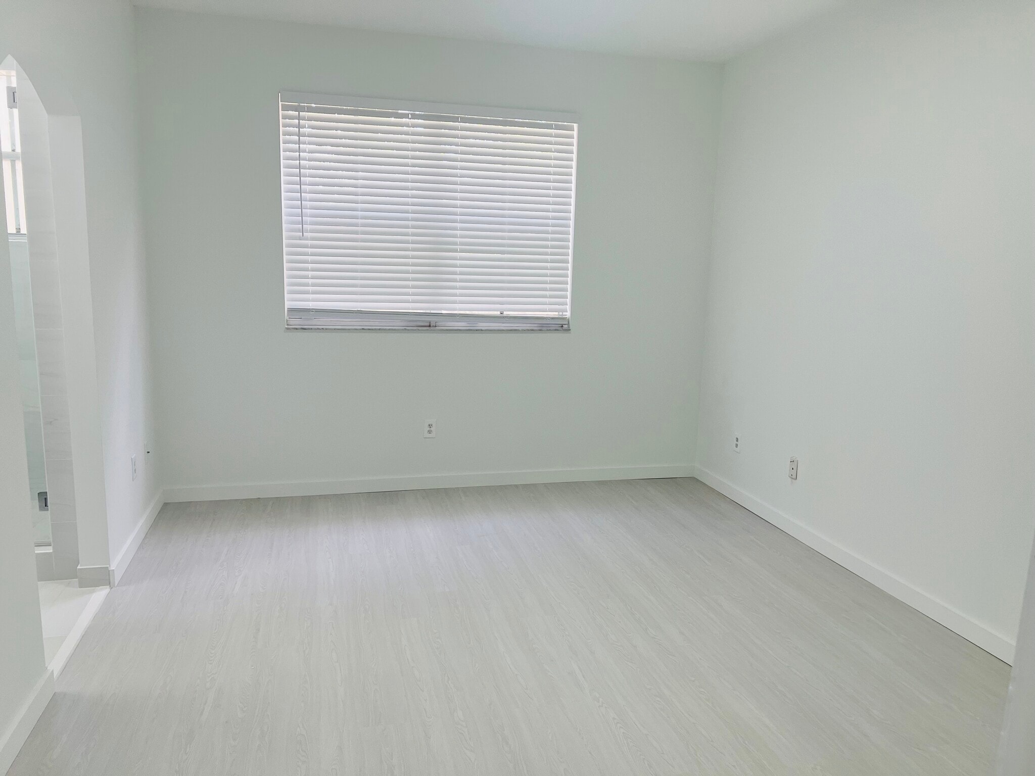 Building Photo - 4934 White Mangrove Way E