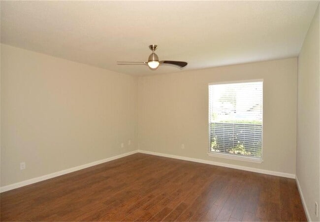 Building Photo - 3300 Pebblebrook Dr