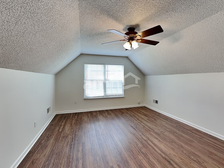 Building Photo - 8027 Trotter Rd