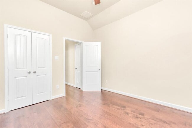Building Photo - 9407 Vista Falls Ct