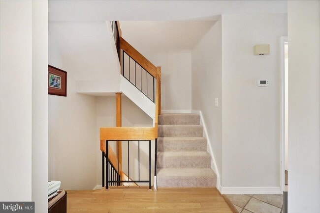 Building Photo - 2031 Approach Ln