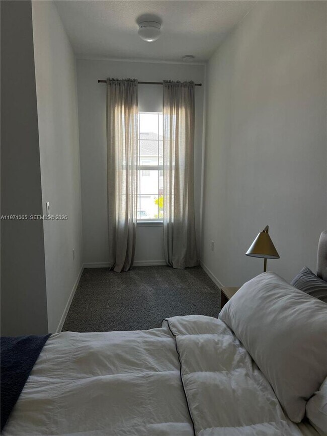 Building Photo - 6140 Planta LN