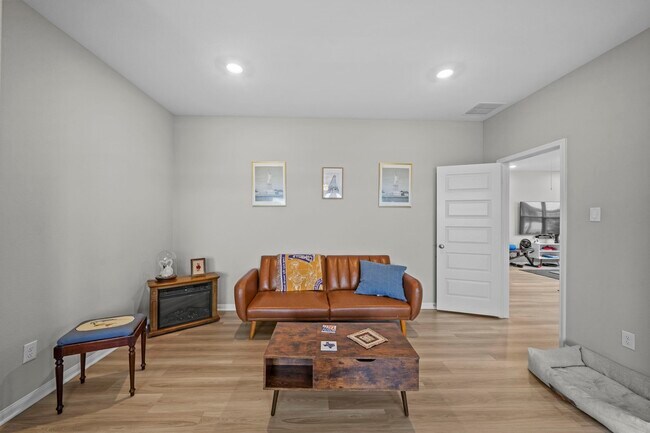 Building Photo - 602 Sandy Bay Ln