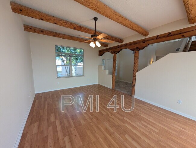 Building Photo - 511 Eugene Ct SE