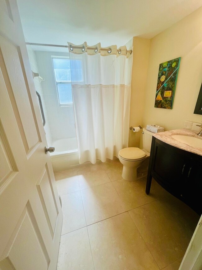 Building Photo - 14623 Bonaire Blvd