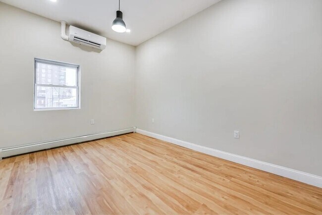 Building Photo - 3302 Palisade Ave