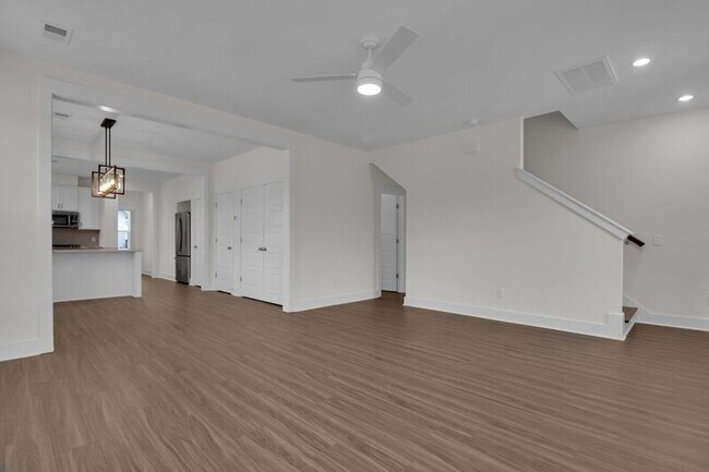 Building Photo - 268 Symphony Ave