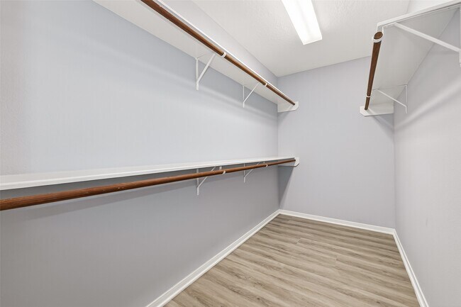 Building Photo - 3135 Silver Cedar Trail