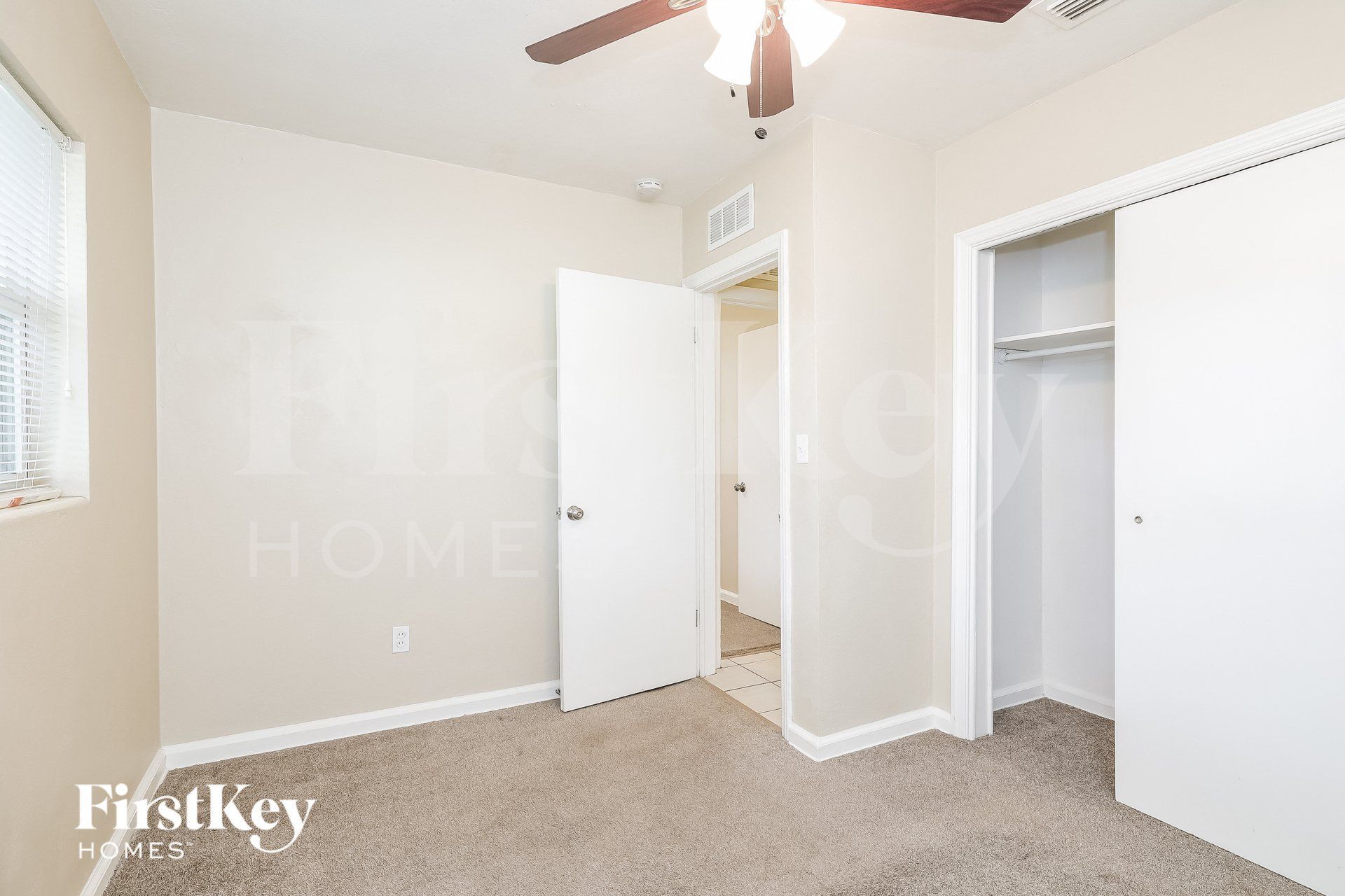 Building Photo - 1621 Mockingbird Ln