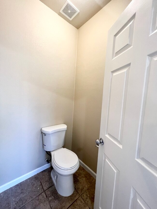 Building Photo - 1732 Hiawatha Dr