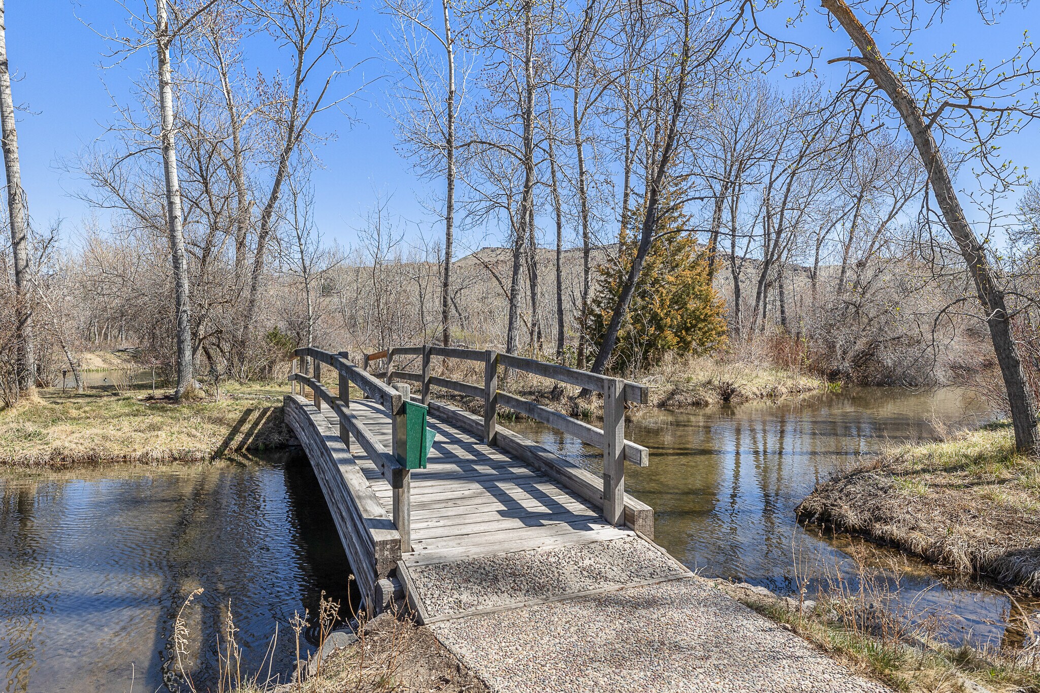 fairytale bridge with access to Boise River and Green Belt - 1927 S Teal Ln