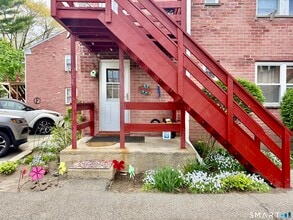 Building Photo - 231 Seaton Rd