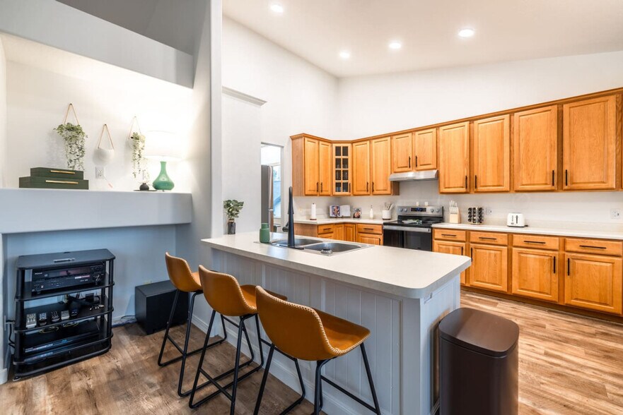 Building Photo - 1267 E Hickenlooper Way