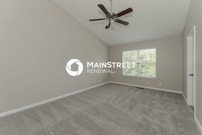 Building Photo - 4 Bedroom Pet-Friendly Home in Antioch, TN...