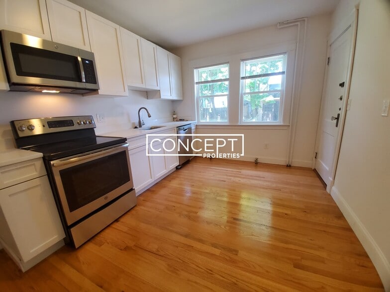 Building Photo - 21 Moraine St