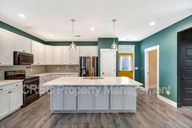 Building Photo - 3988 Hillyard St