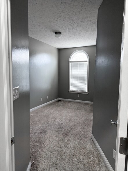 Building Photo - 1469 Royal Reserve Way