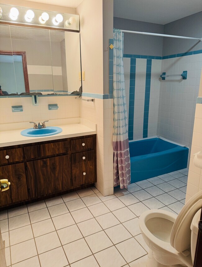 Building Photo - 10 Hamman Cir